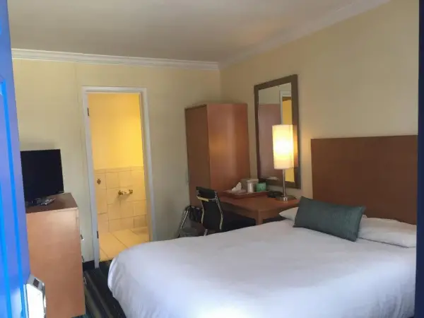 Surf Motel 4